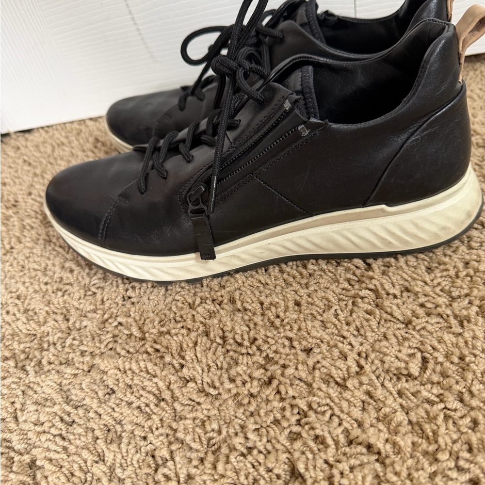 Ecco ST.1 Black Leather Women's Lace-Up Sneakers with zip side with Cream Sole